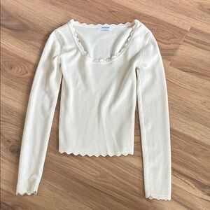 Chic Cream Scalloped Women's Blouse